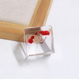 Dried flower baby’s breath custom resin ornaments decoration